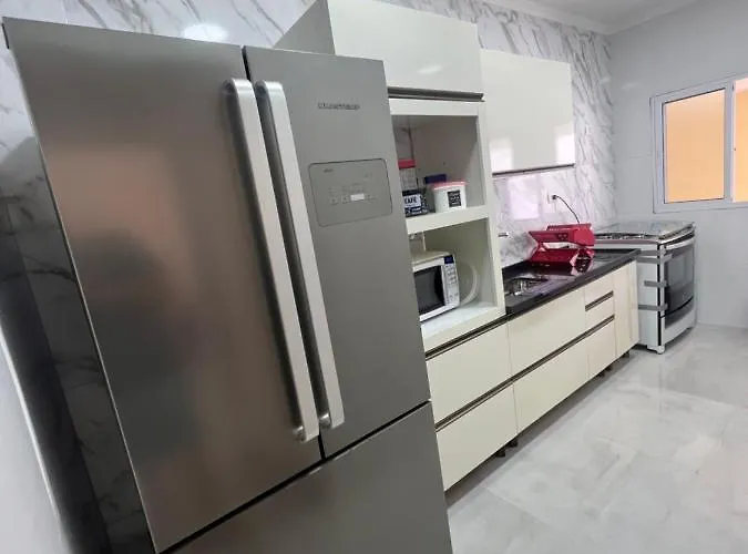 ApartamentoGuarujá a menos de 100 metros da praia